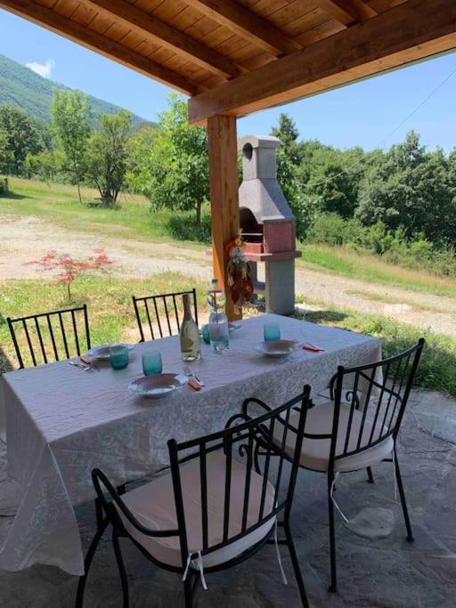 La Casa Sulla Collina Villa Varsi Eksteriør billede